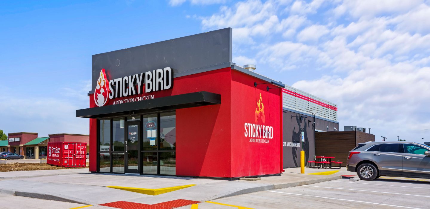 StickyBird Exterior 4 Feature